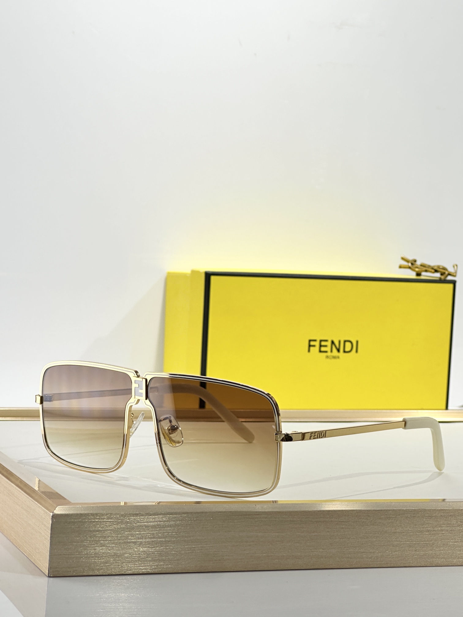 FENDIMODEL: FE40195USIZE:78口8-120