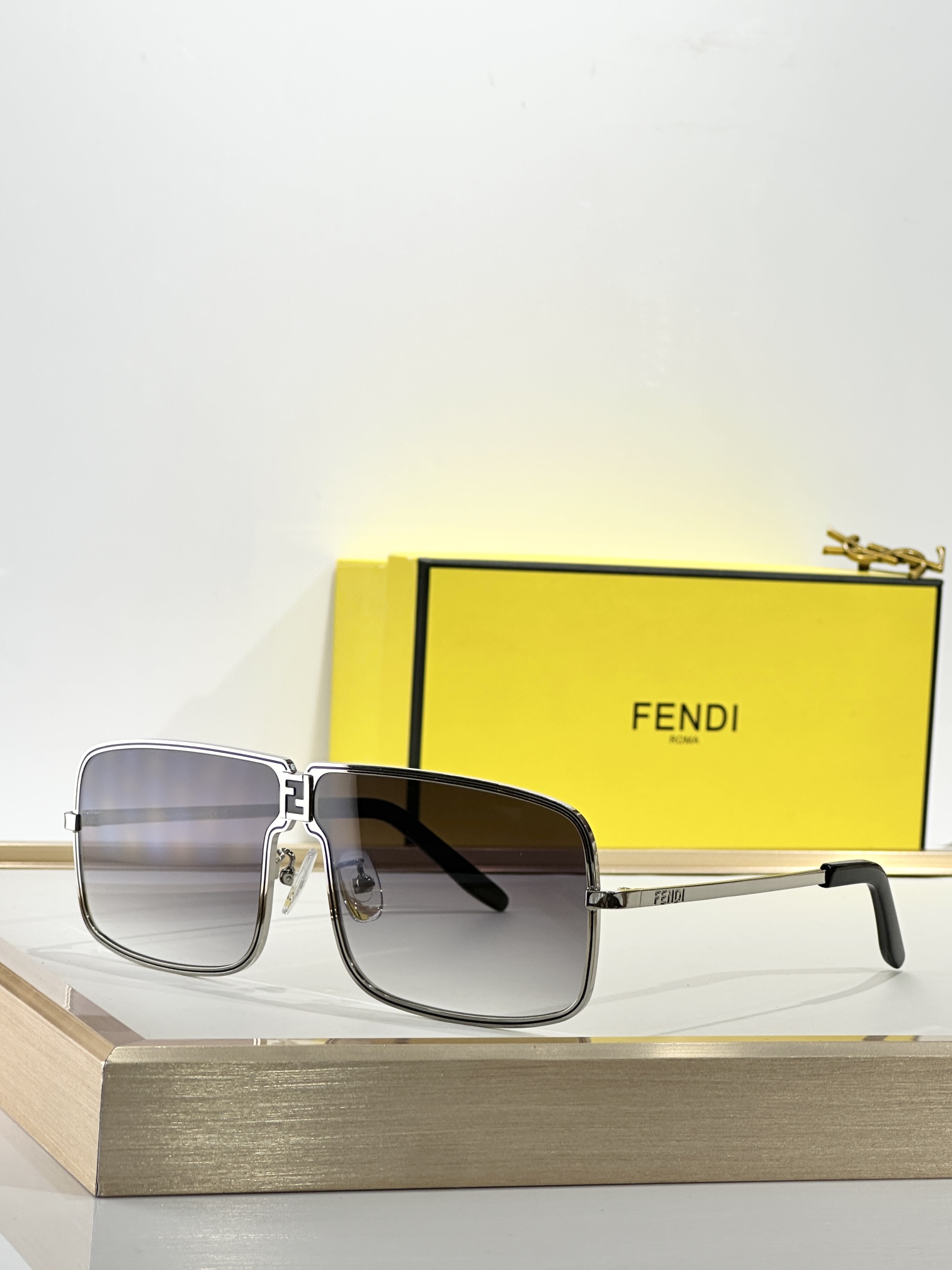 FENDIMODEL: FE40195USIZE:78口8-120