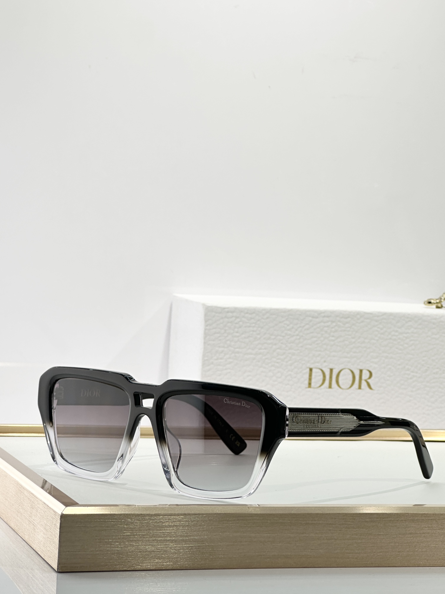  DIOR
MOD：Dior Label R2F
Size：56口19-145
