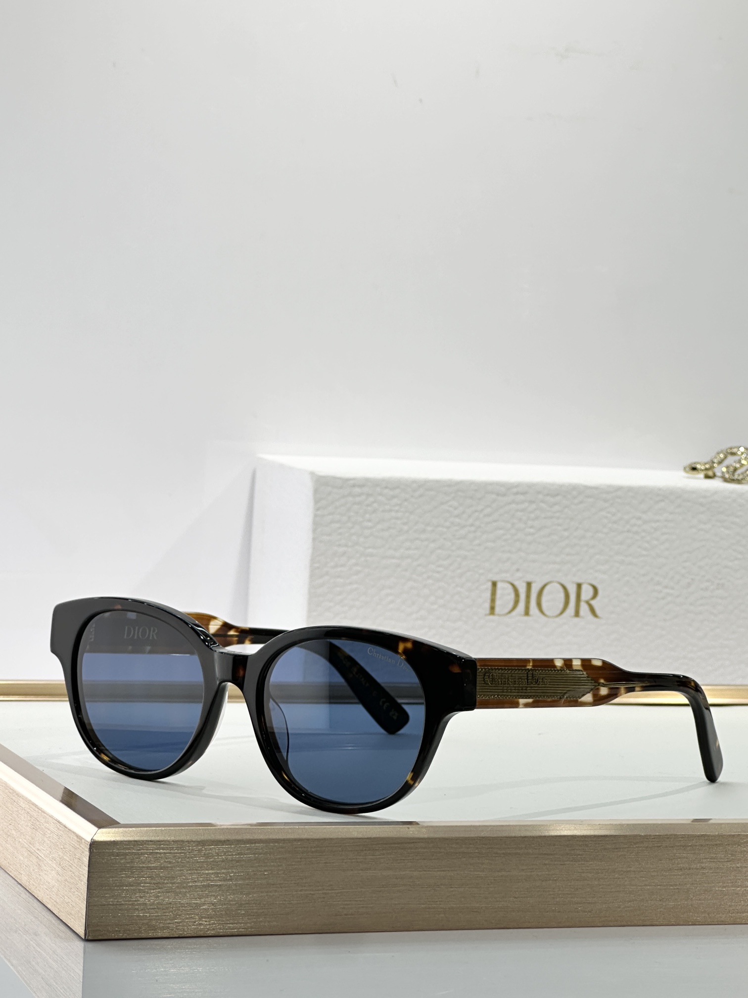  DIOR
MOD：Dior Label R1F
Size：53口19-145
