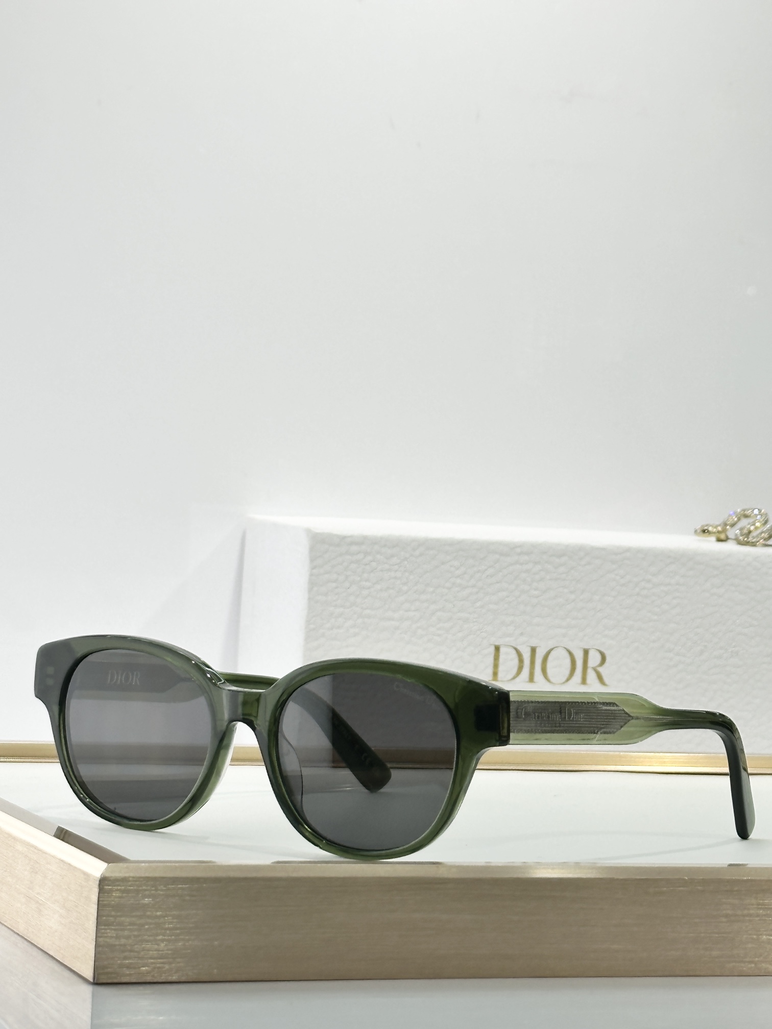  DIOR
MOD：Dior Label R1F
Size：53口19-145
