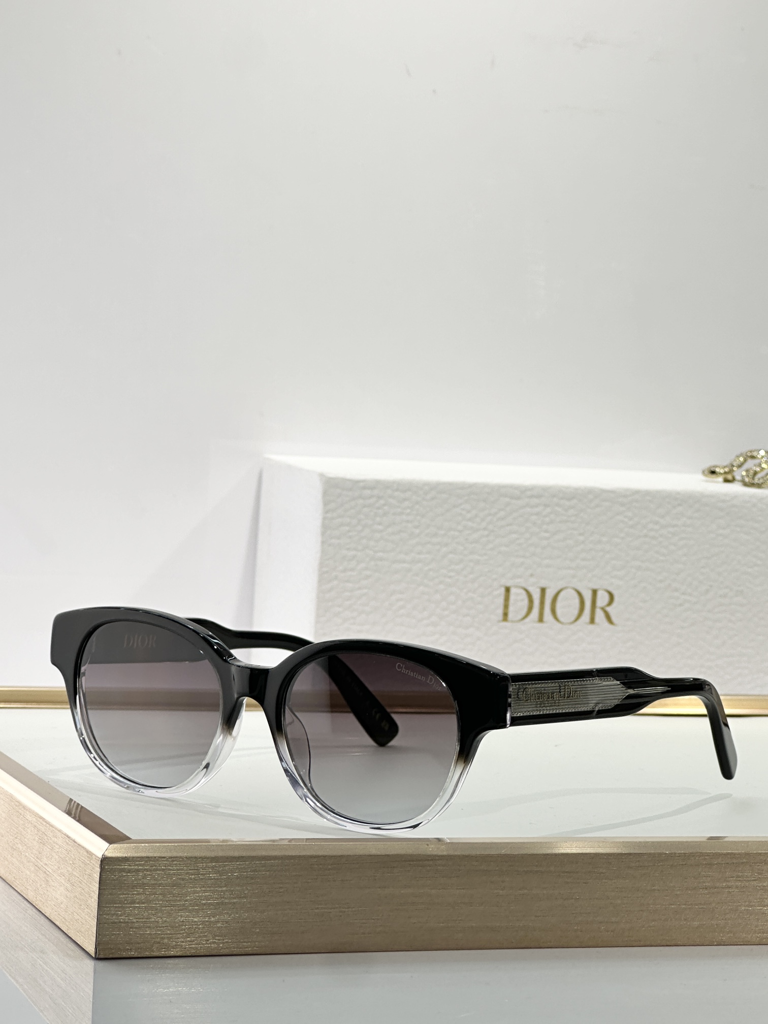  DIOR
MOD：Dior Label R1F
Size：53口19-145
