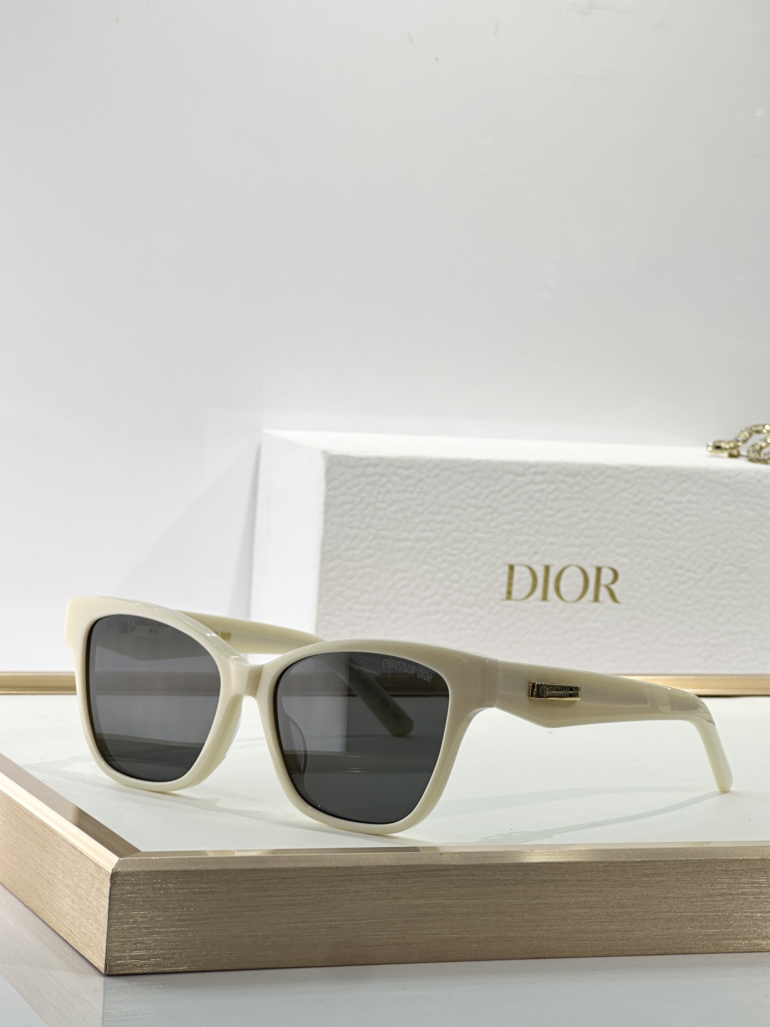  DIOR
MOD：DIORCDIORO S4I
Size：53口16-140
