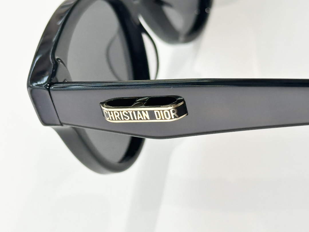  DIOR
MOD：DIORCDIORO B2I
Size：51口18-140
