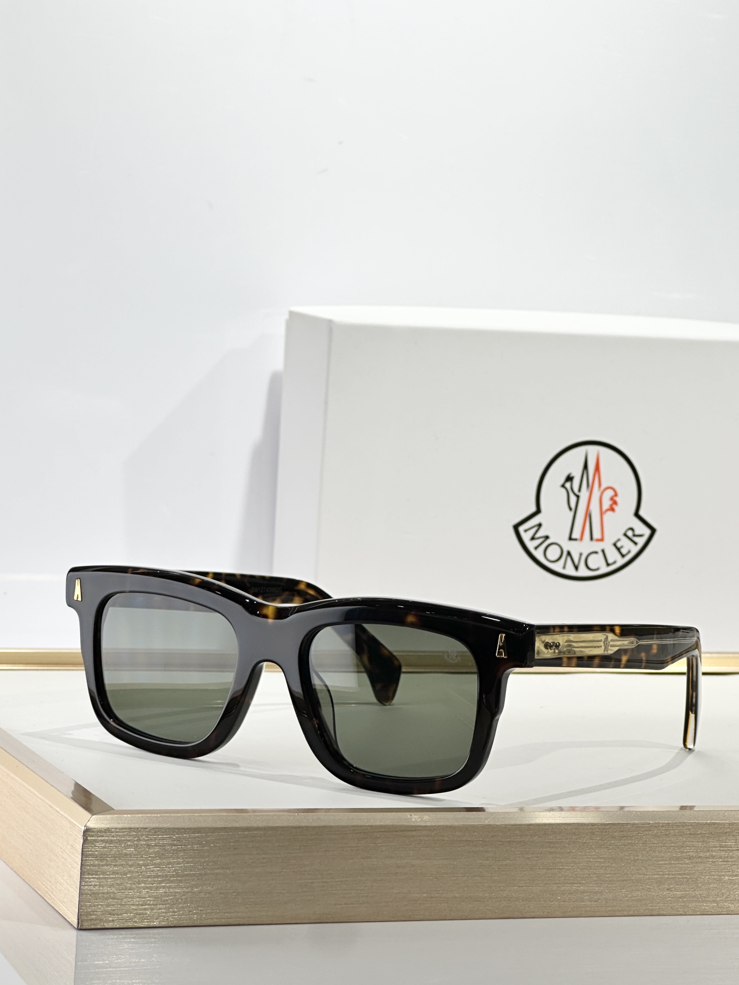 MonclerMODEL：ME6004SIZE：51口21-145🎉