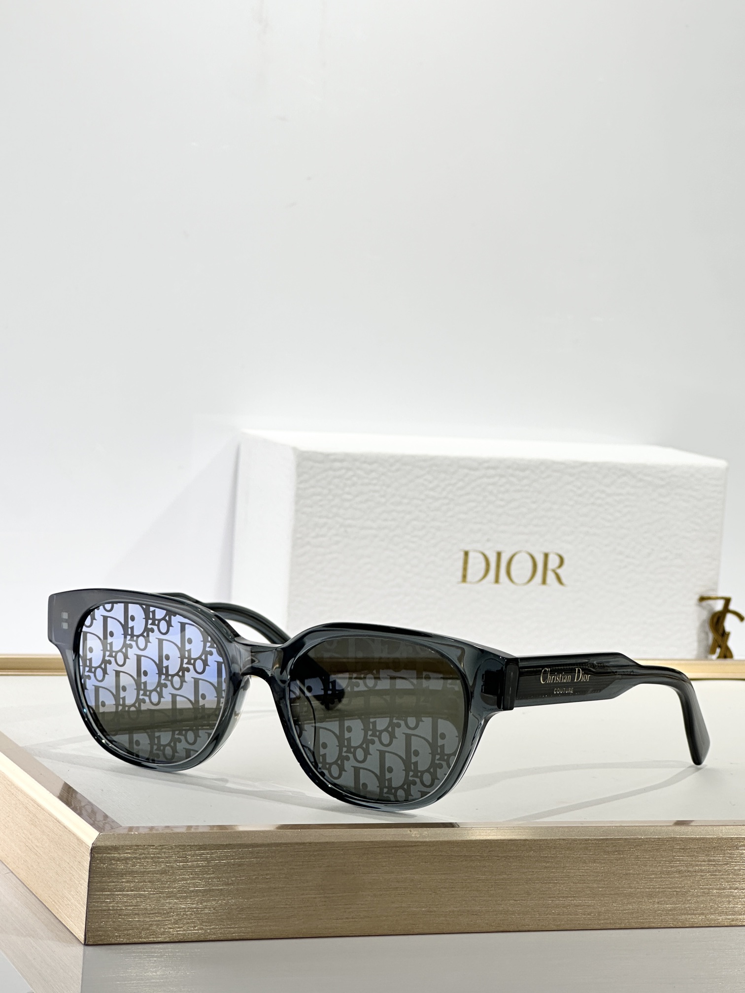  DIOR
MOD：Christian Dior Label R1F
SIZE：53口19-145
