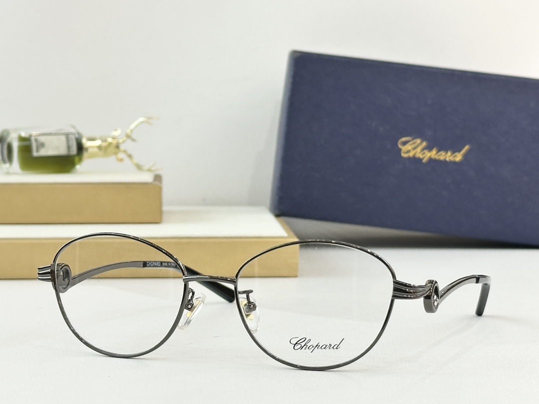 𝘾𝙃𝙊𝙋𝘼𝙍𝘿 MOD：VCHA54JSize：52口19 140