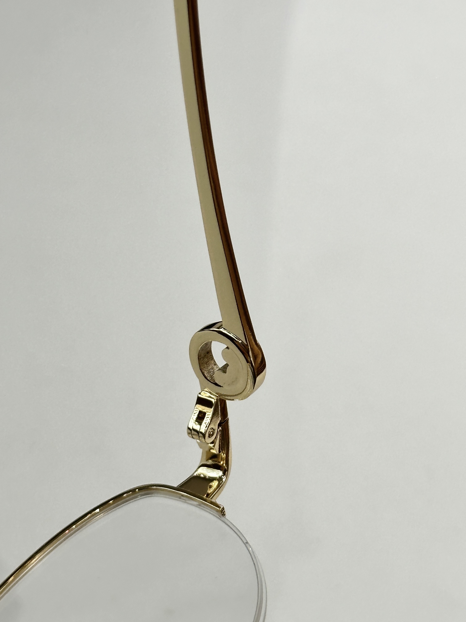 𝘾𝙃𝙊𝙋𝘼𝙍𝘿MOD：VCHG46JSize：53口19 140