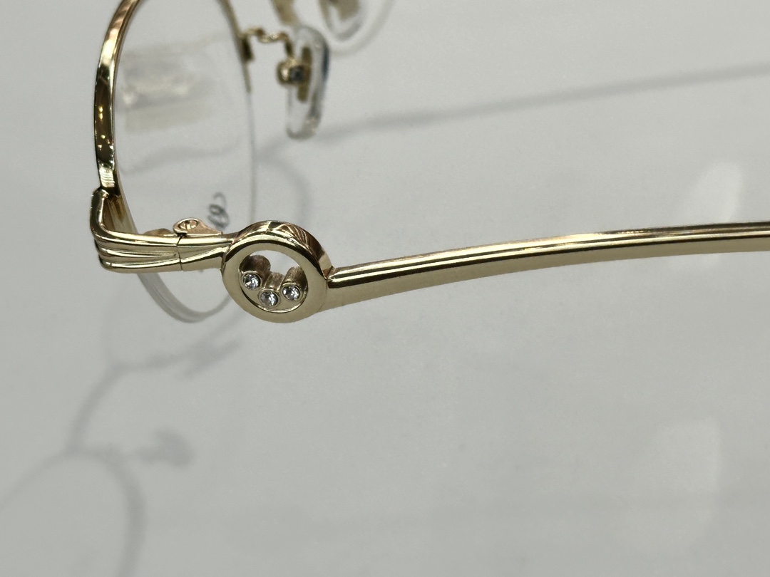 𝘾𝙃𝙊𝙋𝘼𝙍𝘿MOD：VCHG46JSize：53口19 140