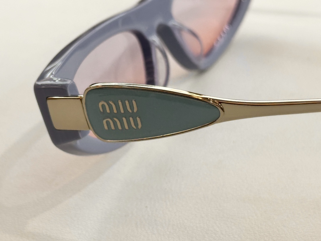 MIU MI*MOD：MU 1707LVSize：53口19 142