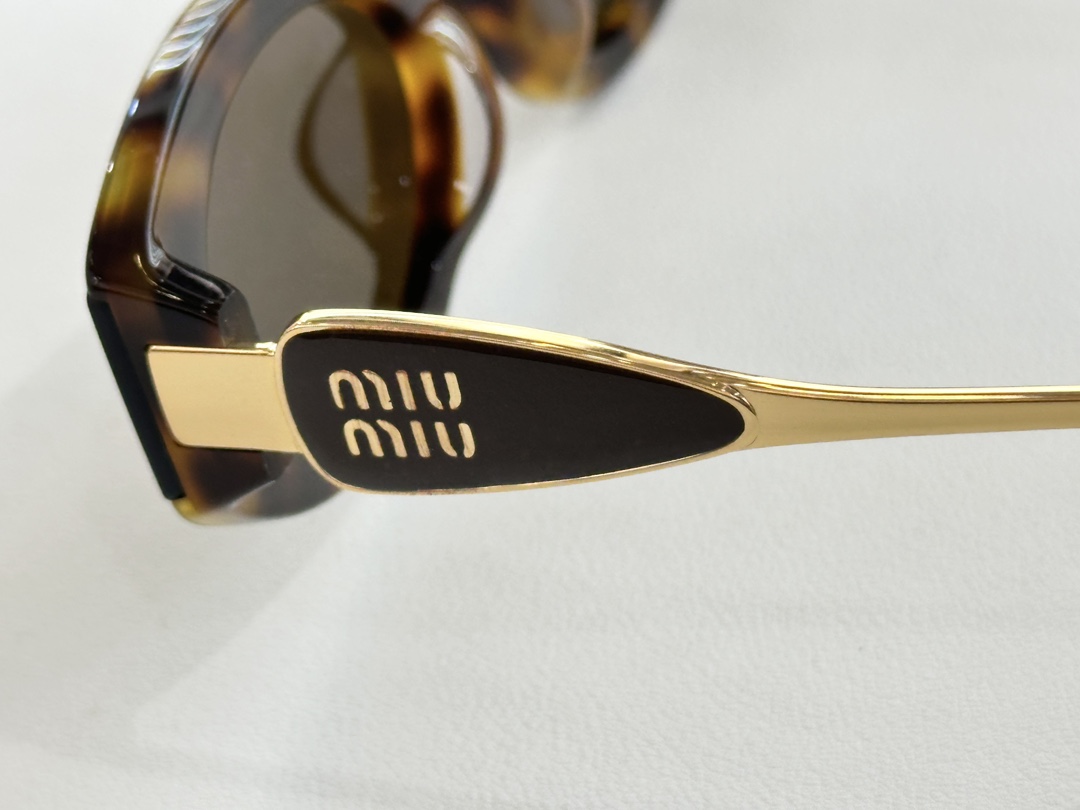 MIU MI*MOD：MU 1706LVSize：51口22 142
