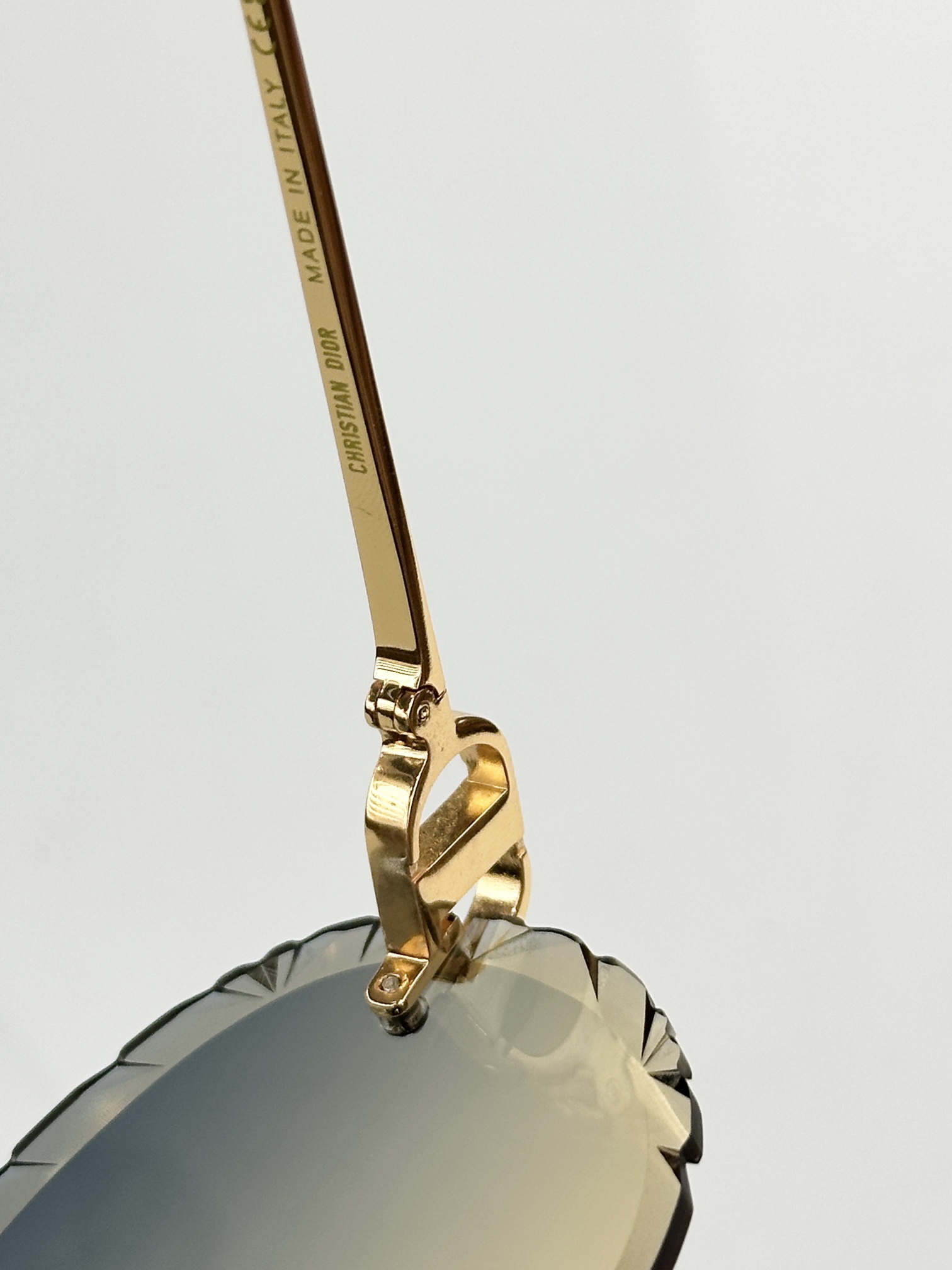 DIORMOD：DSGTA57UCRSize：59口20 138