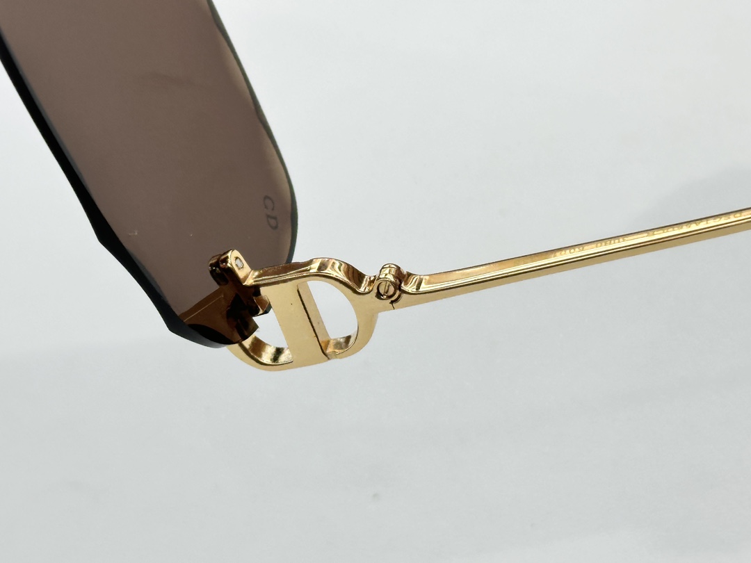 DIORMOD：DSGTA56UCRSize：60口17 138