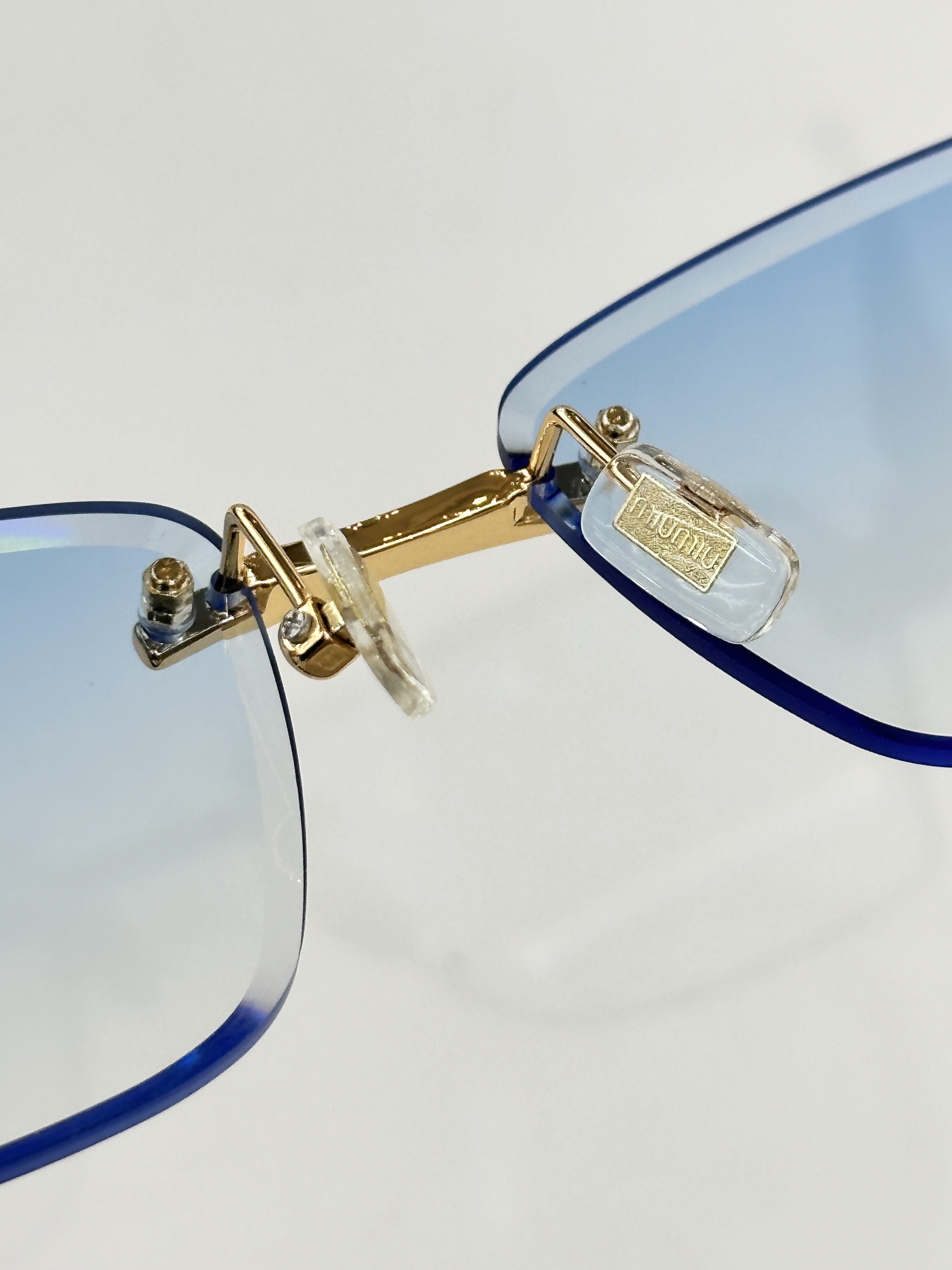 MIU MI*MOD：MU 1710LVSize：56口17 145