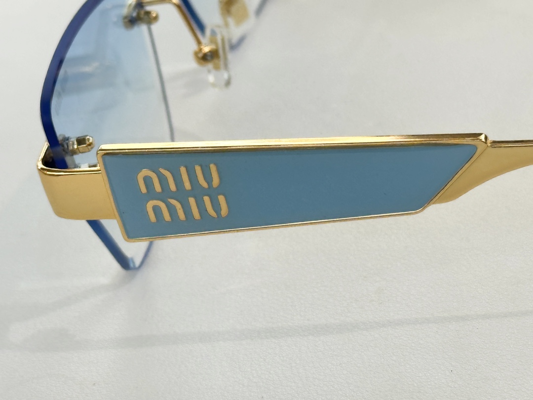 MIU MI*MOD：MU 1710LVSize：56口17 145