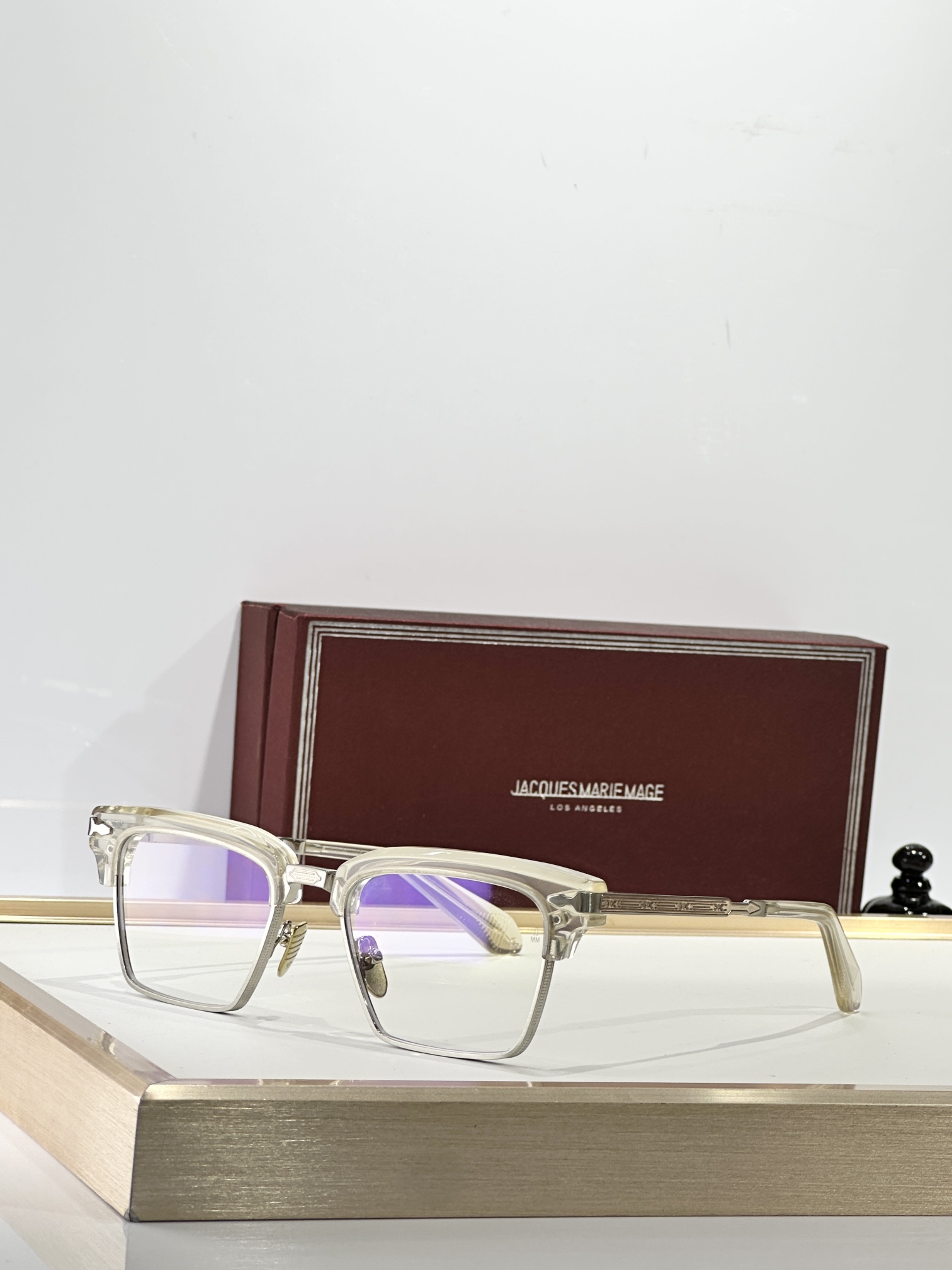 Jacques Marie Mage全网售罄 限量发售独特典藏之作经典的 50 年代风格组合眼镜，具有突