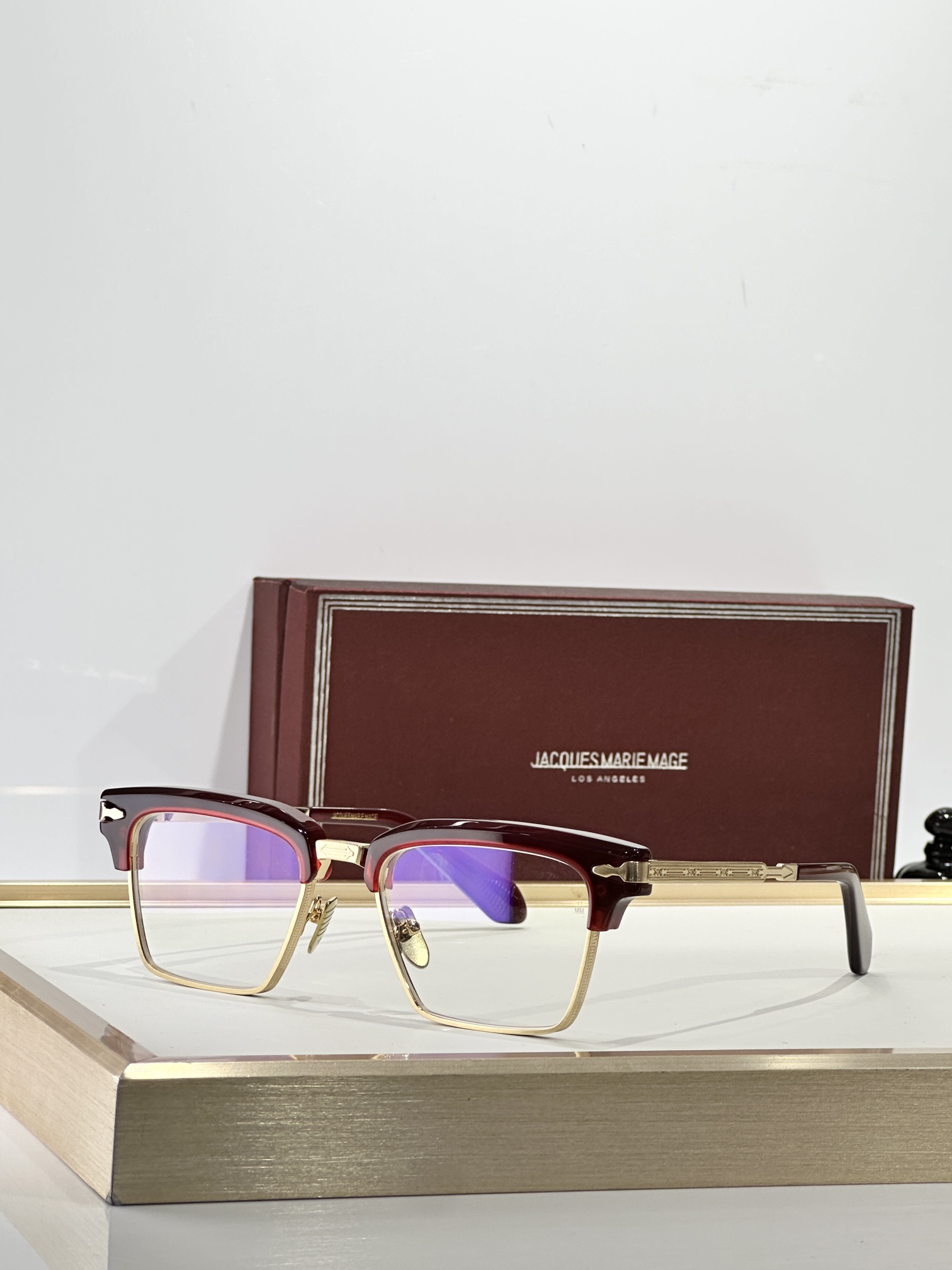 Jacques Marie Mage全网售罄 限量发售独特典藏之作经典的 50 年代风格组合眼镜，具有突