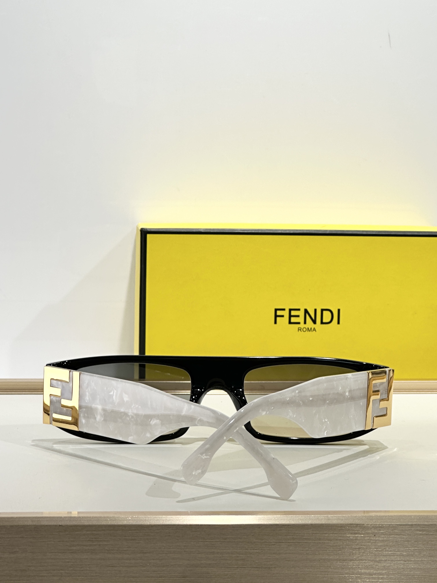 FENDIMOD：FE40587Size：54口23 145
