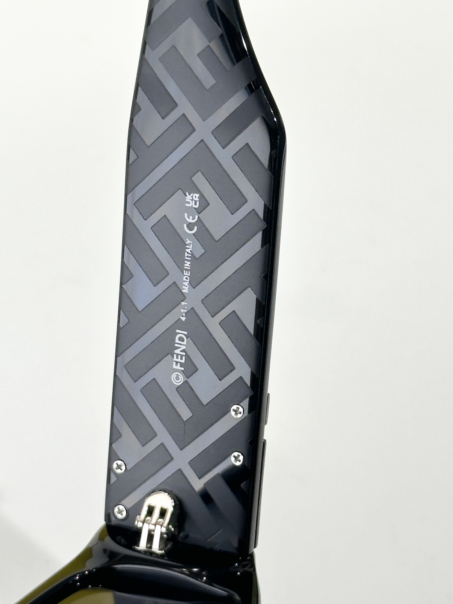 FENDIMOD：FE40587Size：54口23 145