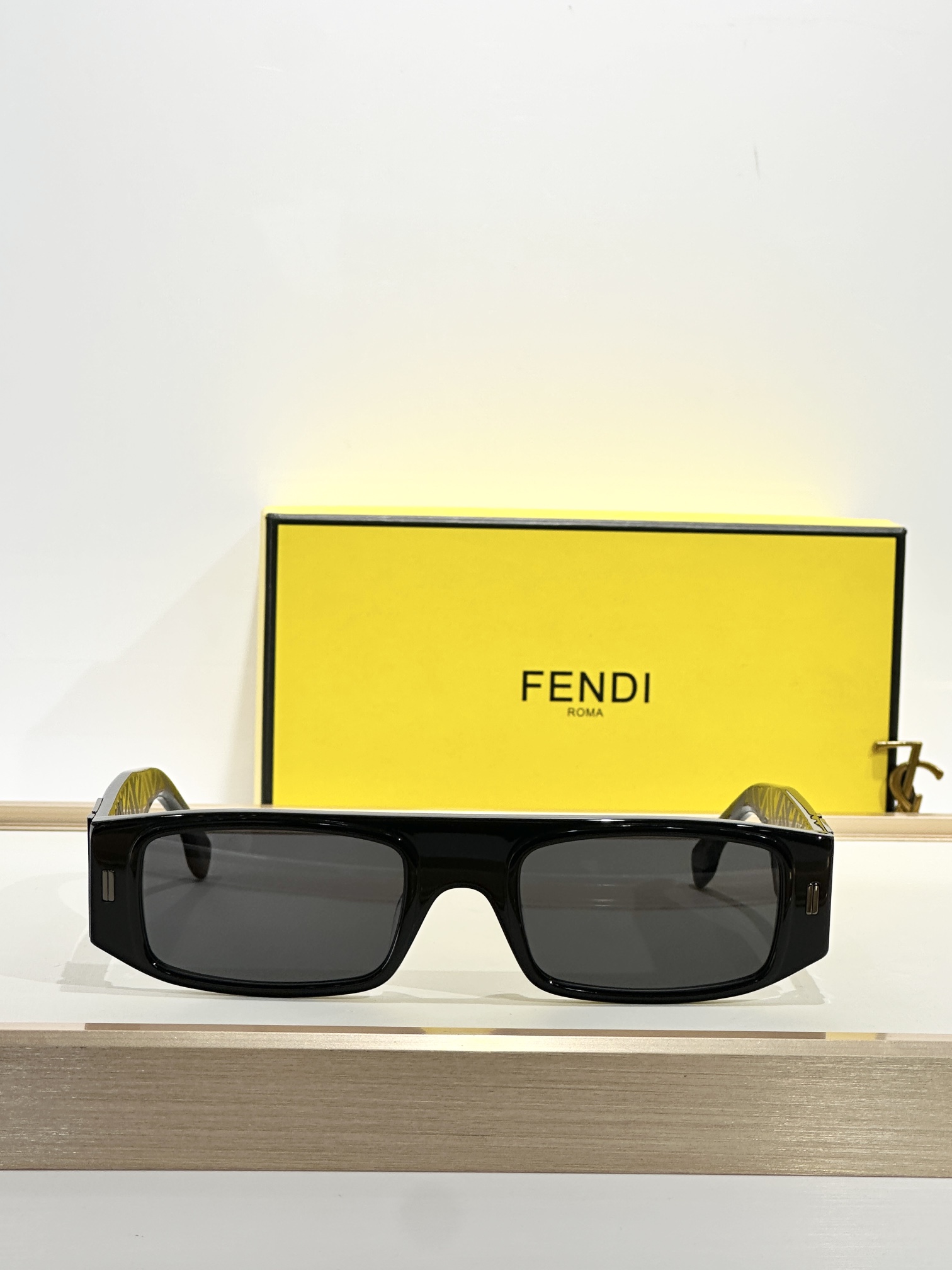 FENDIMOD：FE40587Size：54口23 145