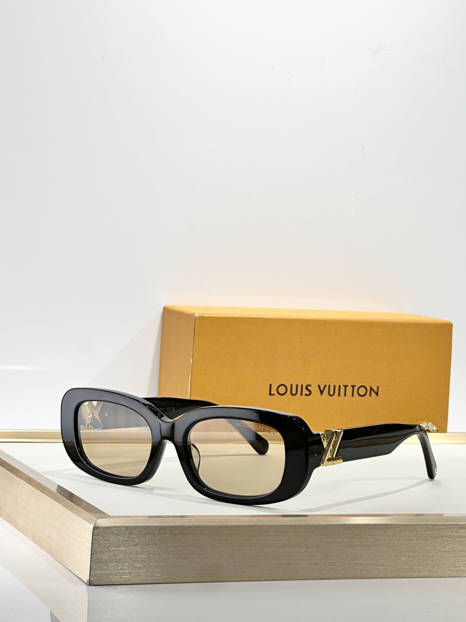 Louis Vuitto*MODEL:Z3013USIZE：54口19-140