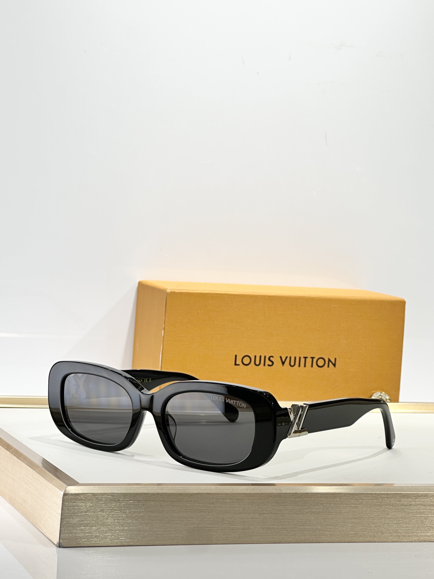 Louis Vuitto*MODEL:Z3013USIZE：54口19-140