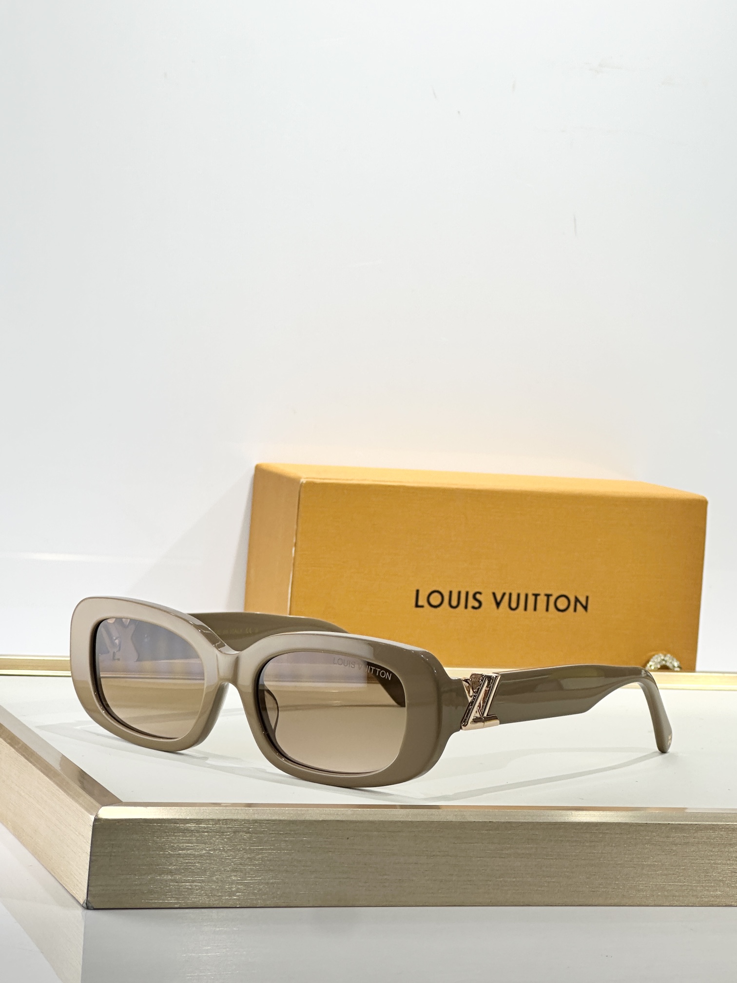 Louis Vuitto*MODEL:Z3013USIZE：54口19-140