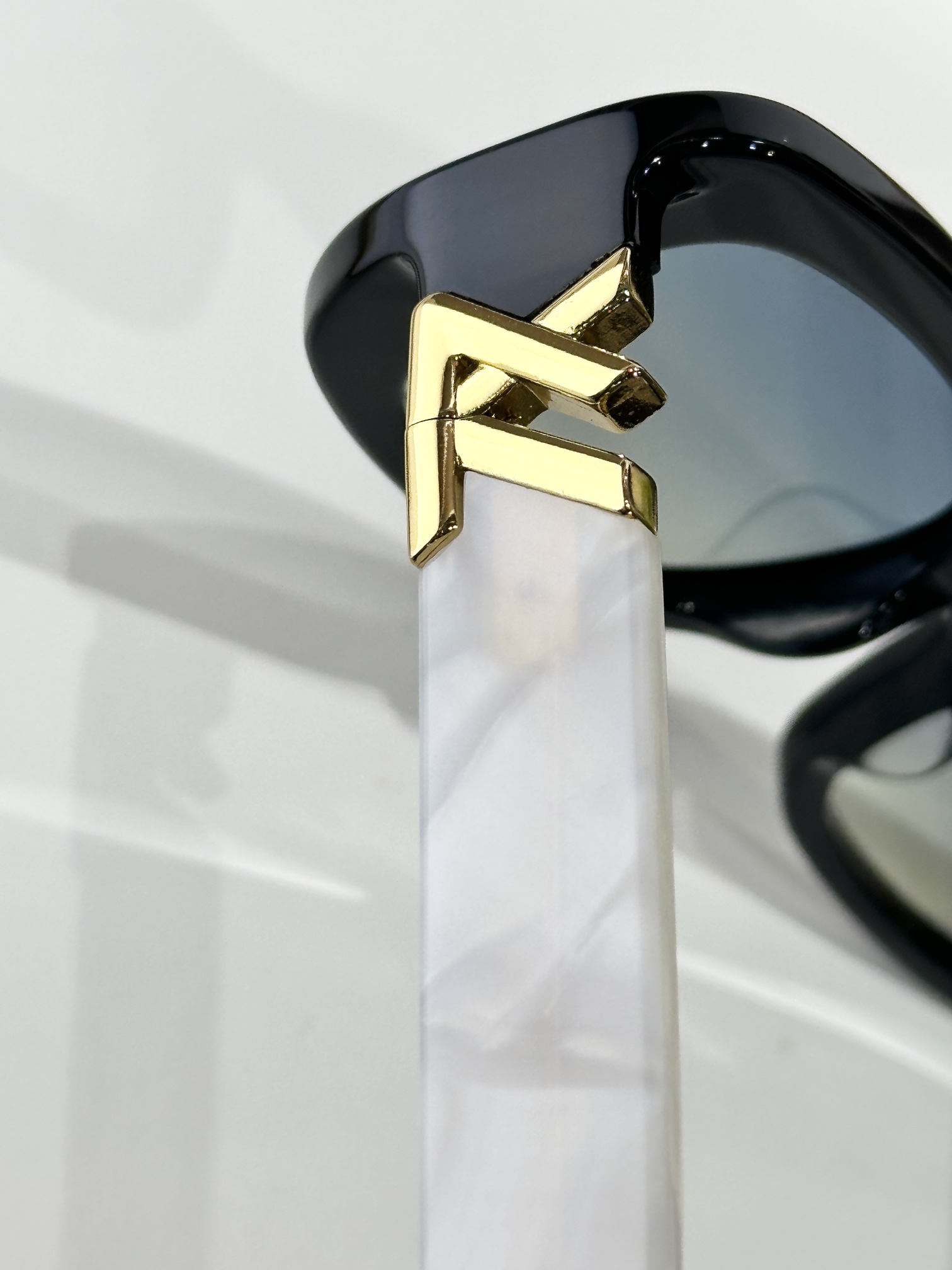 Louis Vuitto*MODEL:Z3013USIZE：54口19-140