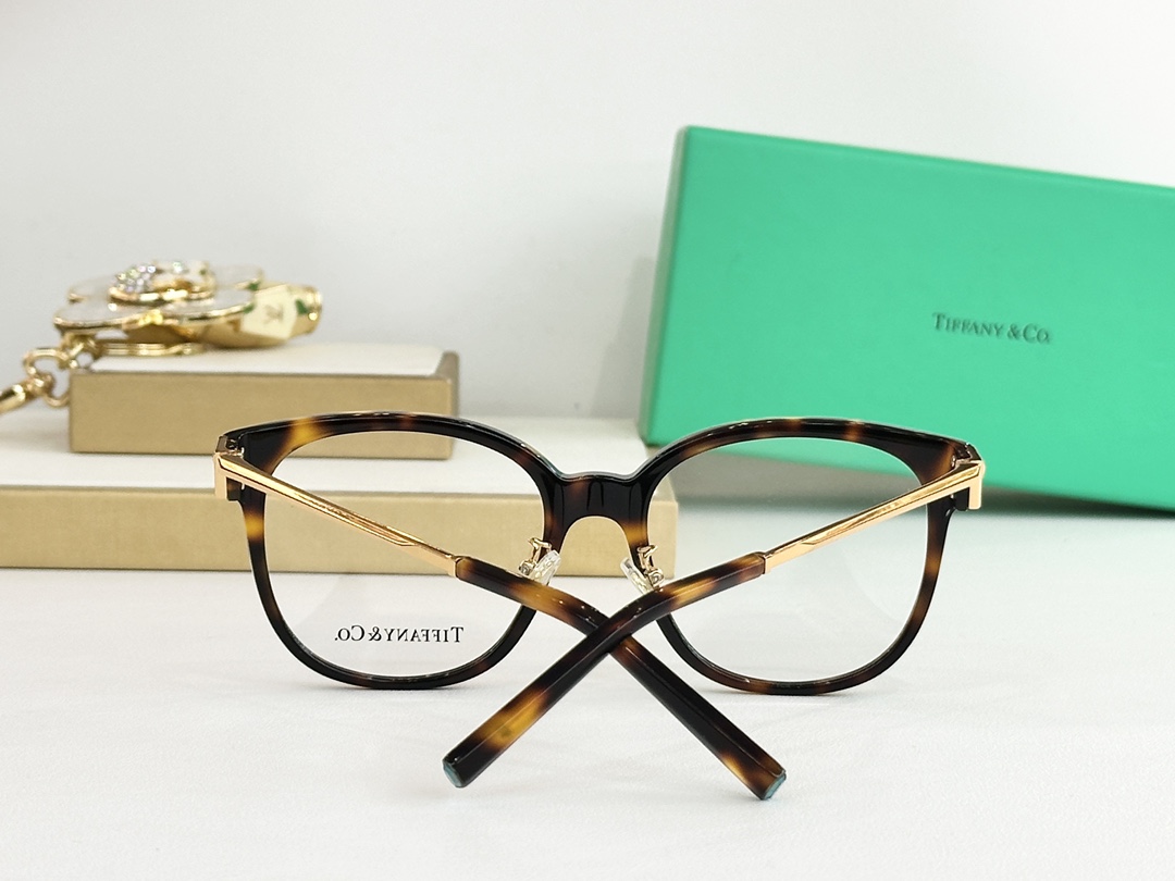 TIFFANY&Co.MODEL：TF2240DSIZE：55口19-140