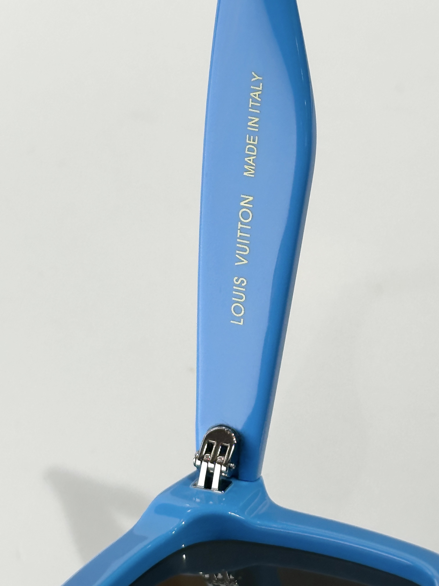 LOUIS VUITTO*MODEL:Z2970WSIZE：52口19 145