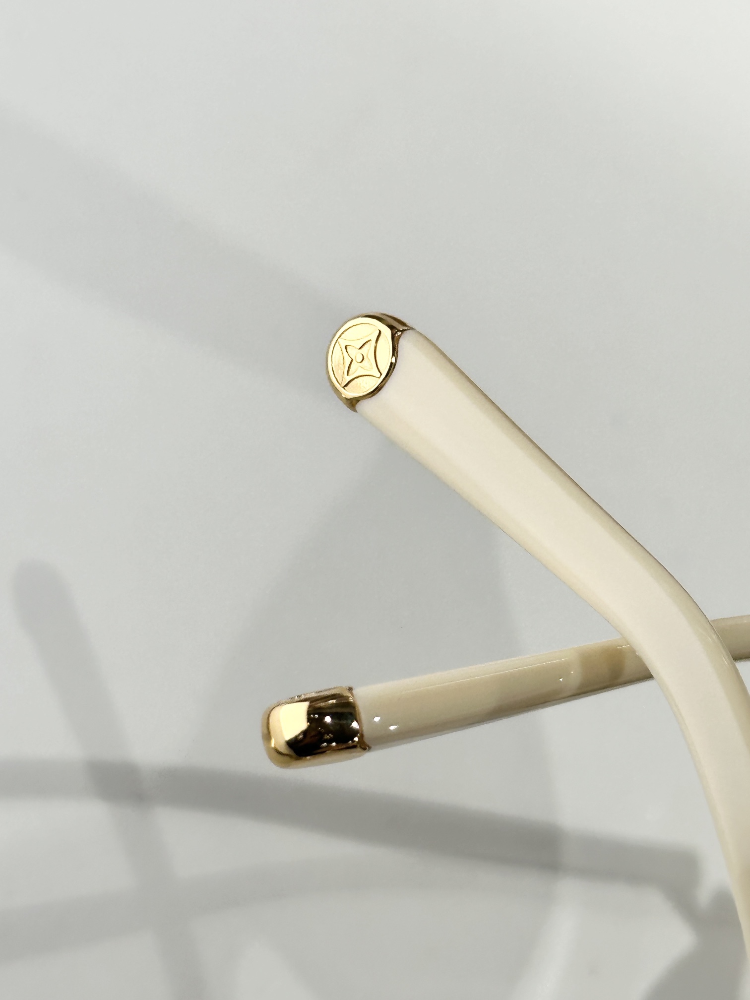 LOUIS VUITTO*MODEL:Z2970WSIZE：52口19 145