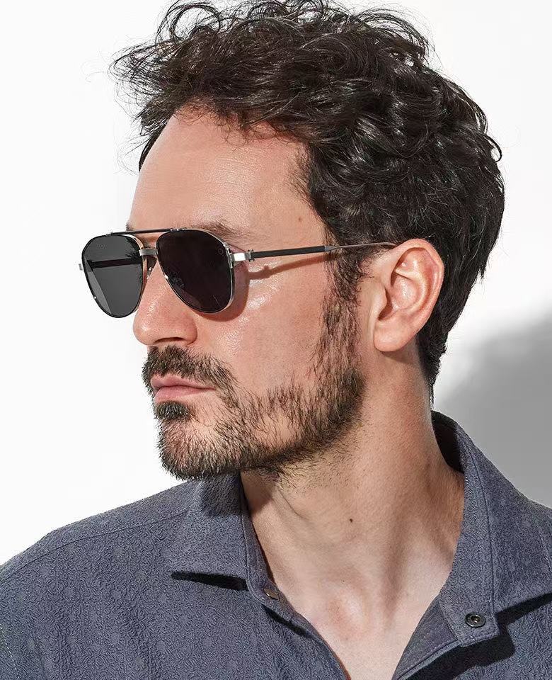 AKONI【未來創新美學設計】'HELIOS'以古希臘太陽神命名，將精緻與雋永的設計融為一體。全新推出的