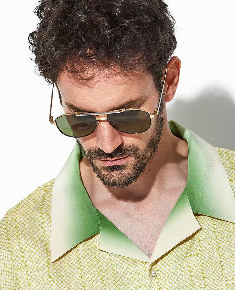 AKONI【未來創新美學設計】'HELIOS'以古希臘太陽神命名，將精緻與雋永的設計融為一體。全新推出的