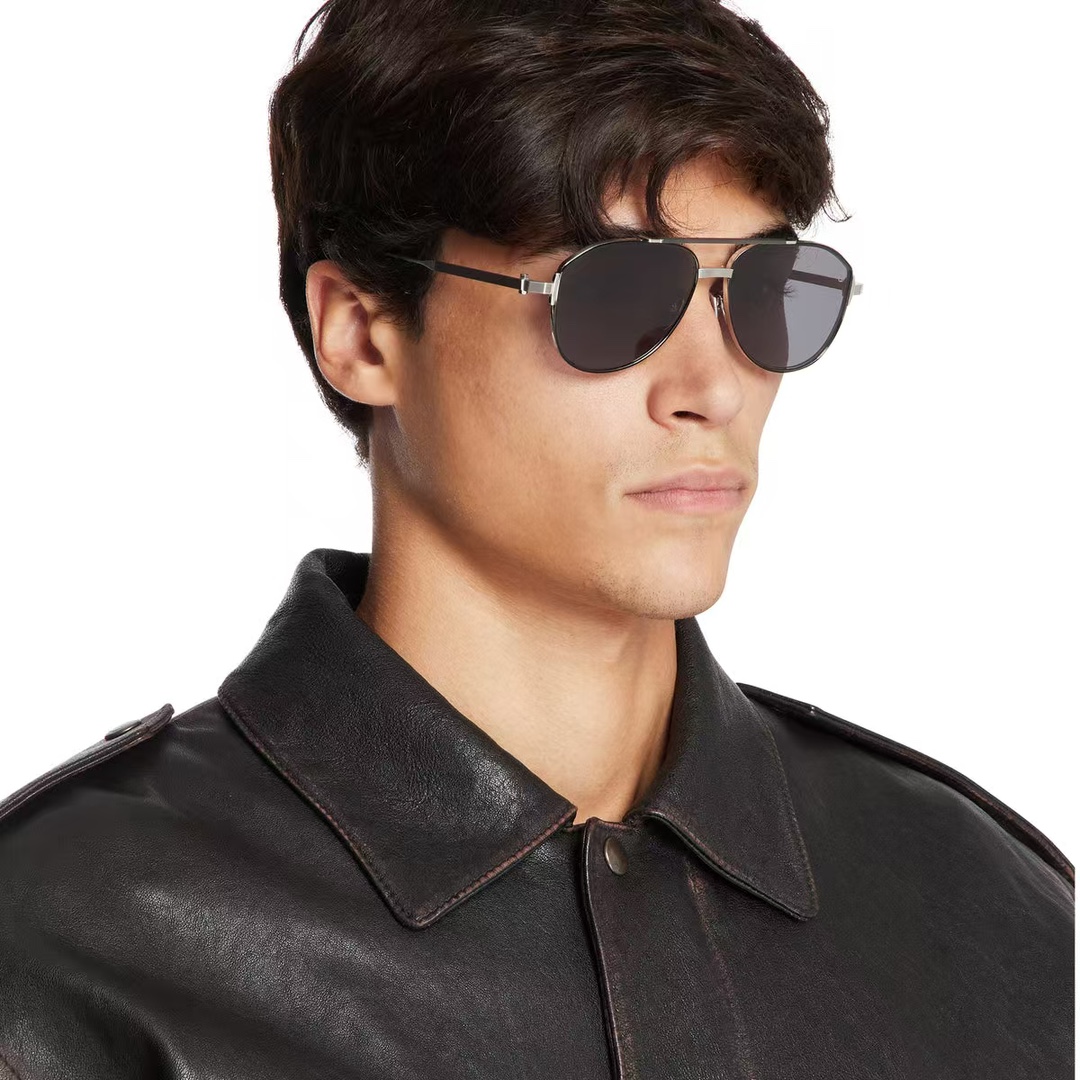 AKONI【未來創新美學設計】'HELIOS'以古希臘太陽神命名，將精緻與雋永的設計融為一體。全新推出的