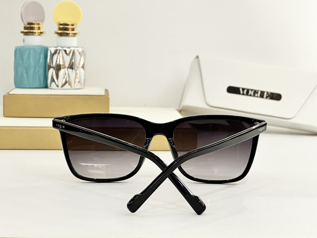 VOGUEMOD：VO 5493SSize：56口18 145