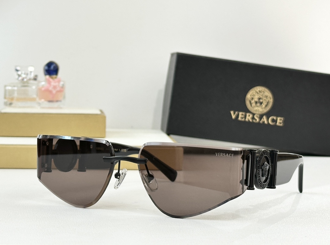 VERSAC*MODEL：VE6772 SIZE：59口17-143