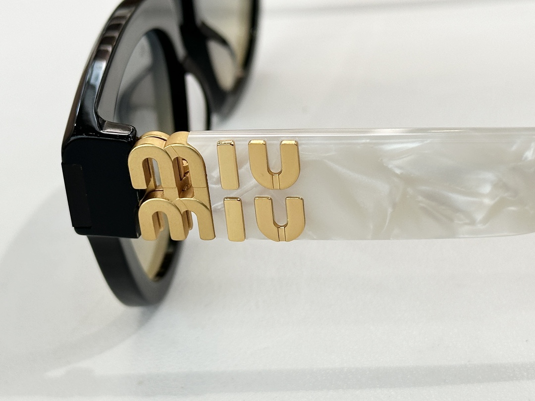 MIUMI*MODEL:MU 146AVSIZE: 51口22-146