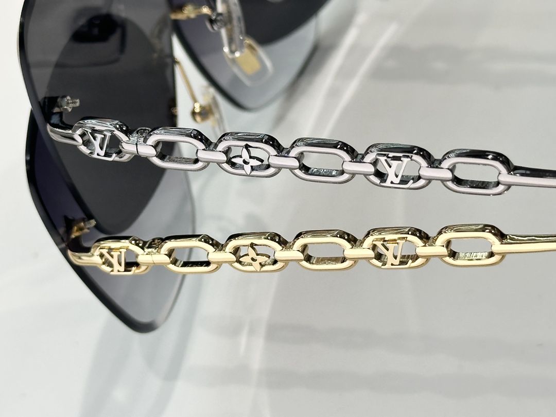 Louis Vuitto*MODEL：Z2665USIZE：61口14-140