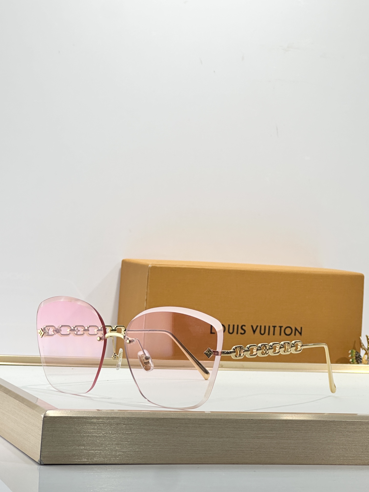 Louis Vuitto*MODEL：Z2665USIZE：61口14-140