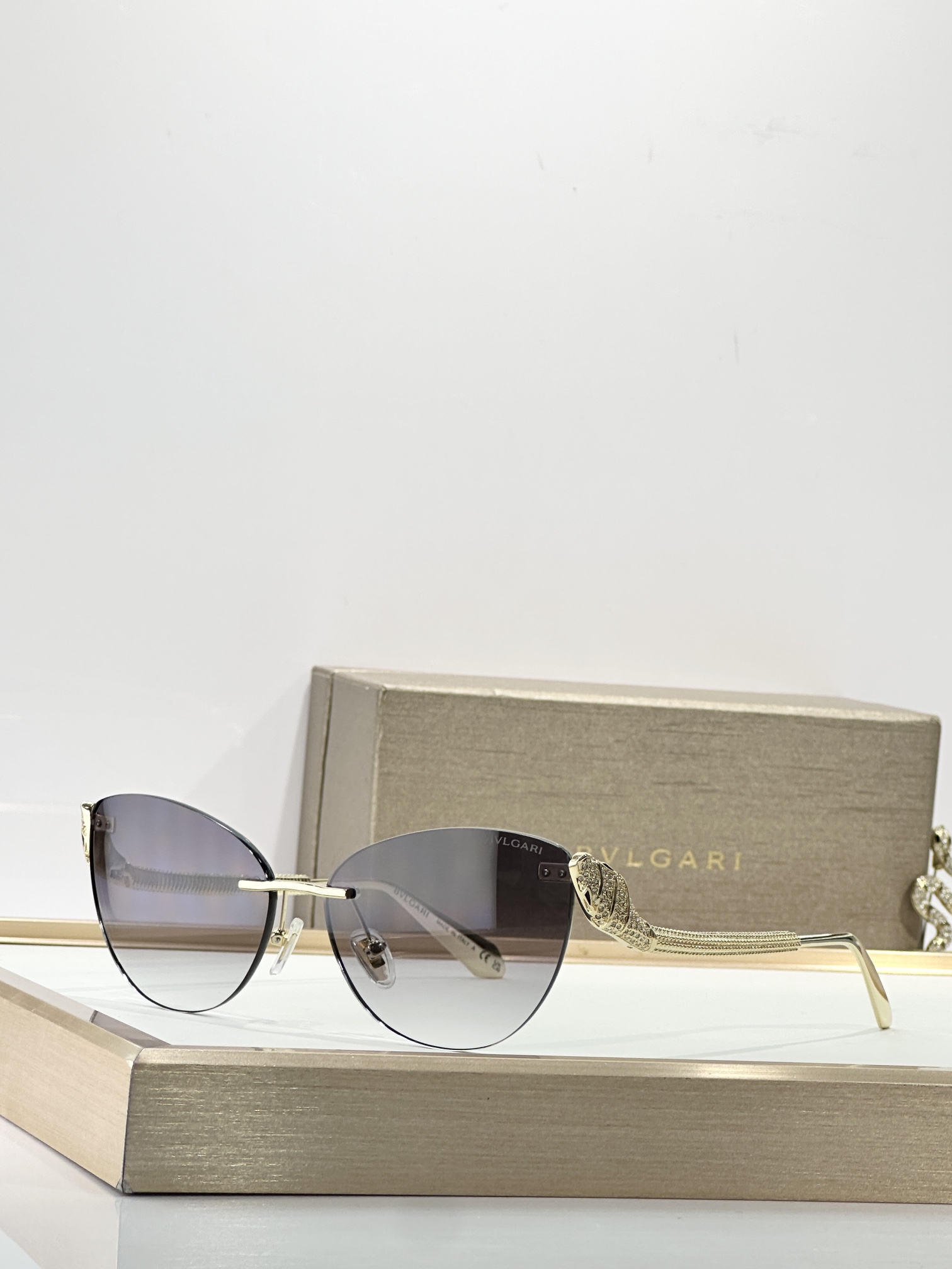 BVLGARIMOD：BV40065USize：59口15 140