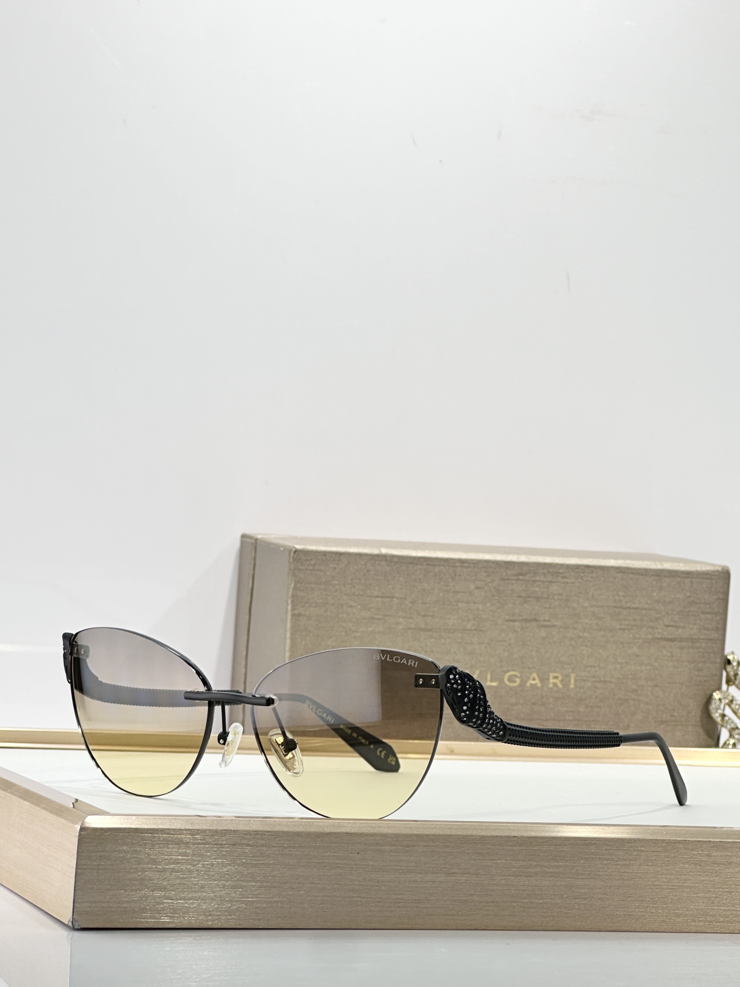 BVLGARIMOD：BV40065USize：59口15 140