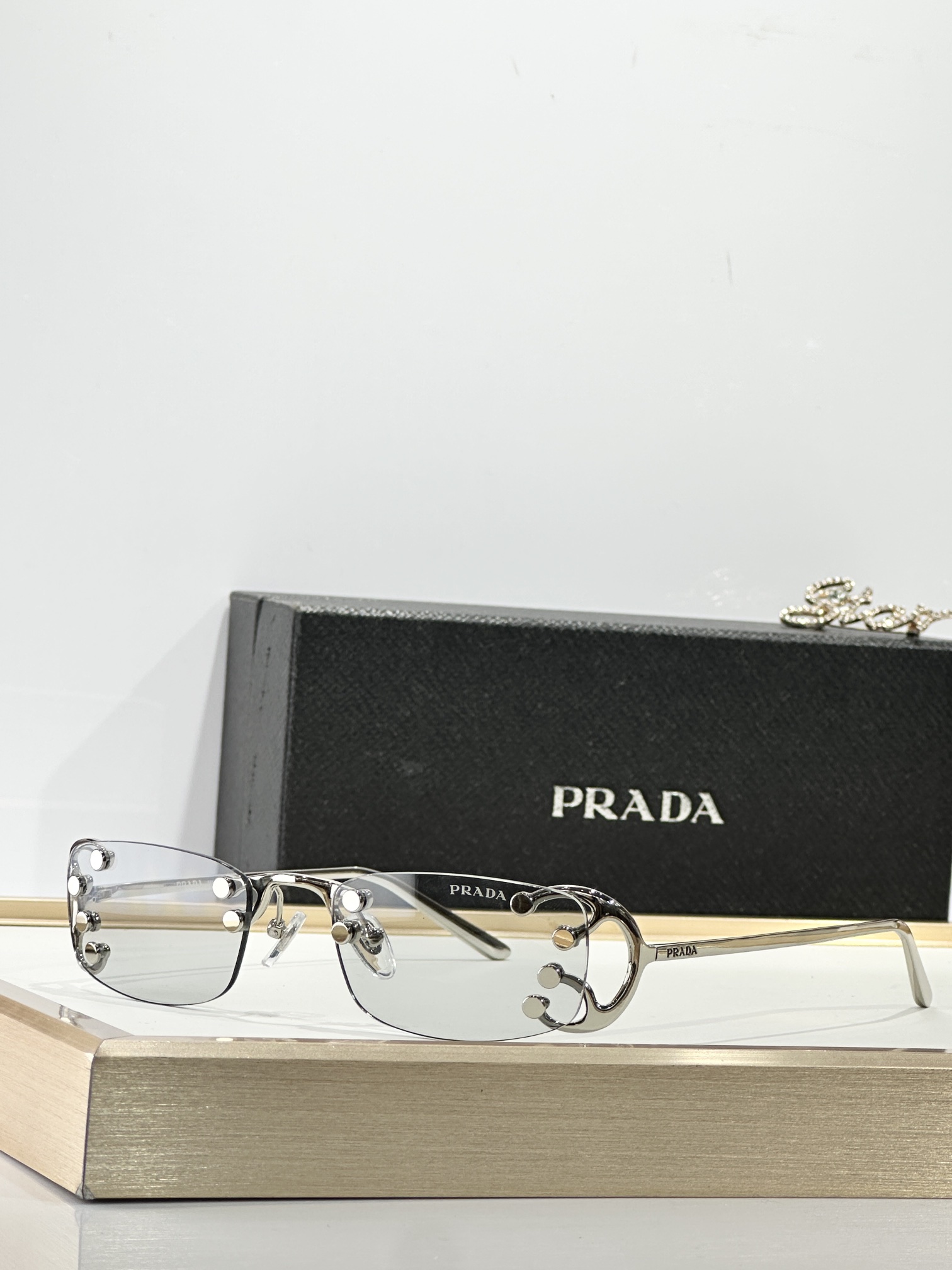 PRADAMOD：PR C57SSize：53口20 135