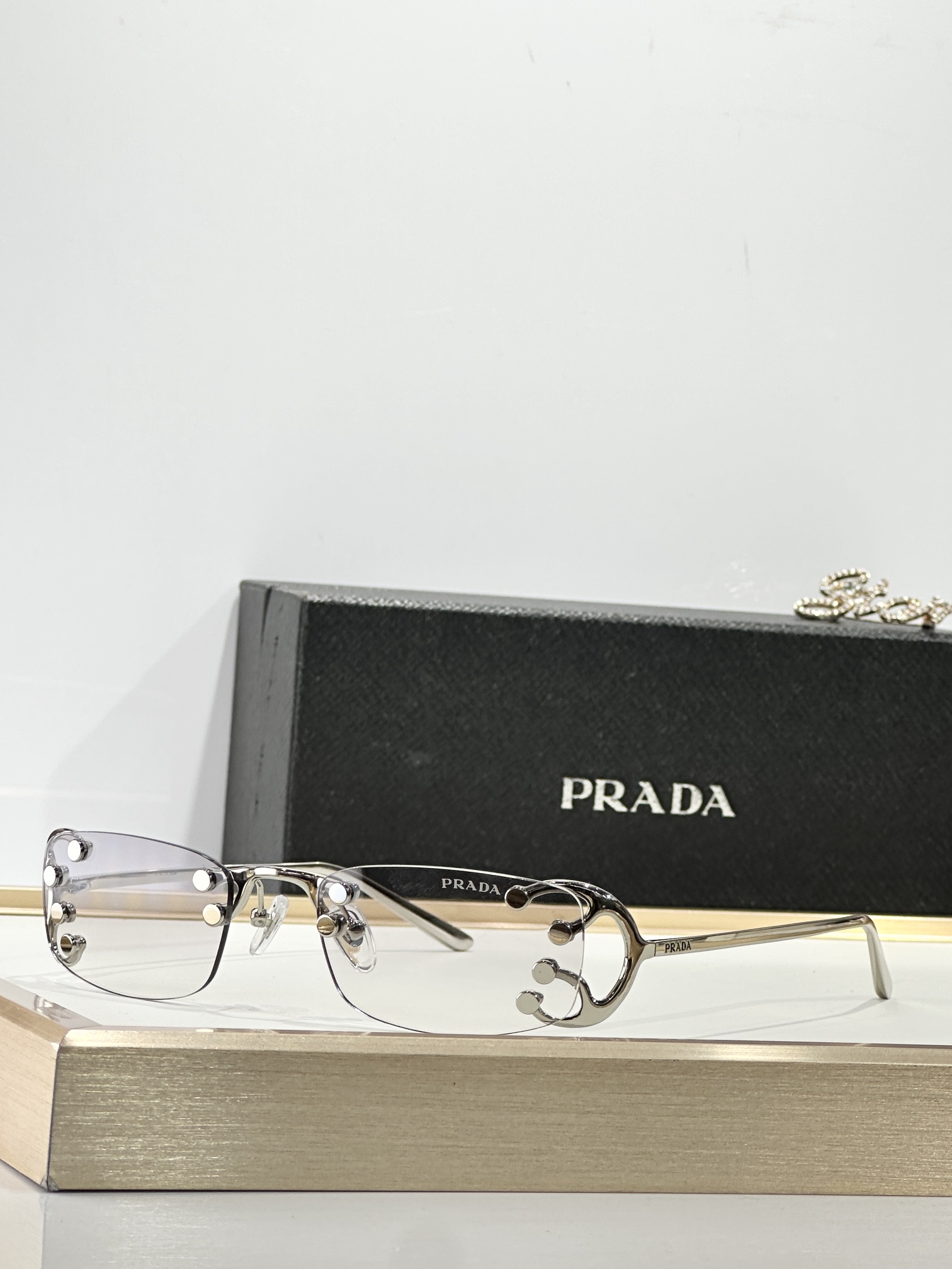 PRADAMOD：PR C57SSize：53口20 135