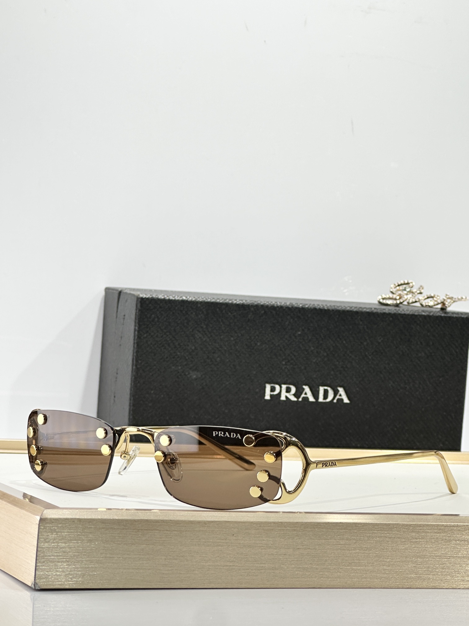 PRADAMOD：PR C57SSize：53口20 135