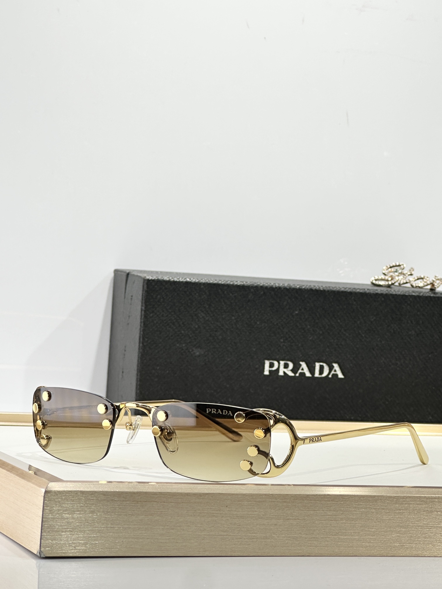PRADAMOD：PR C57SSize：53口20 135