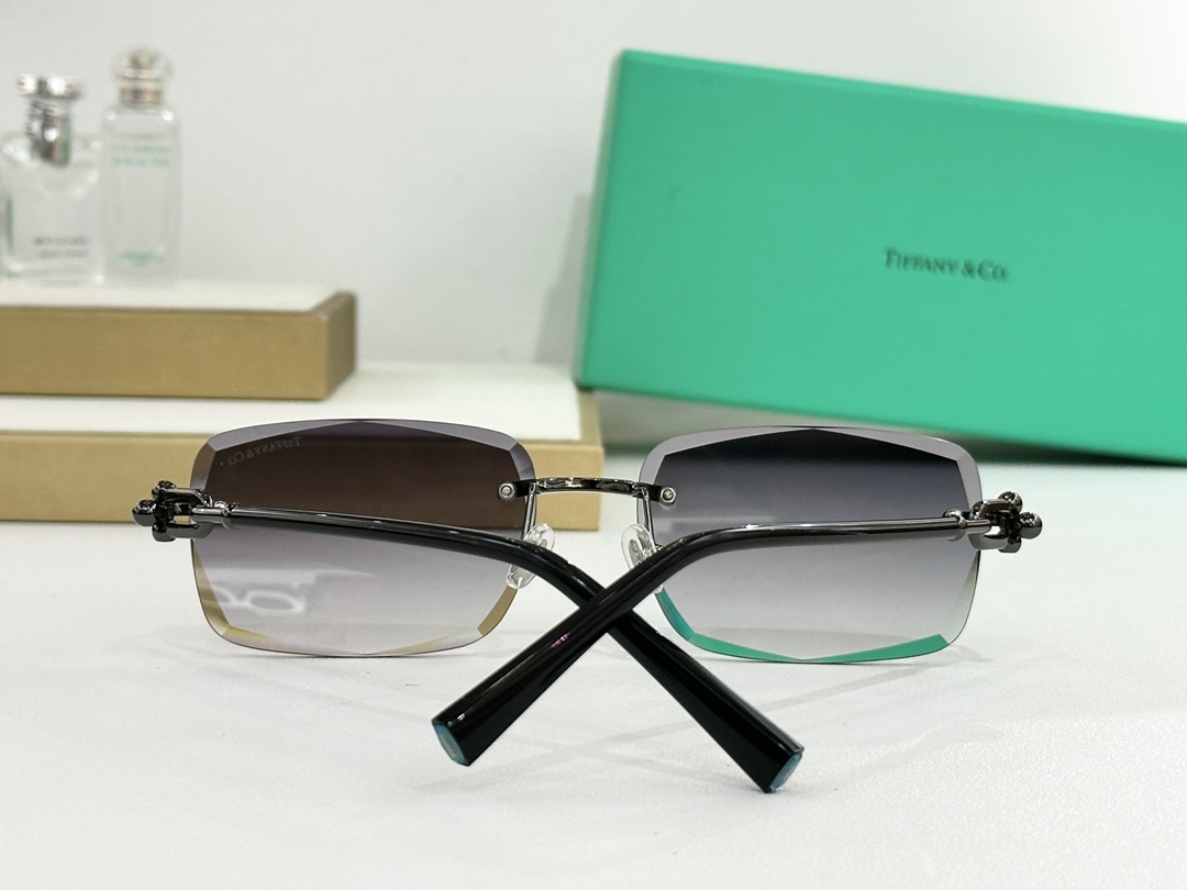 TIFFANY&Co.MODEL：TF5032SIZE：58口17-140