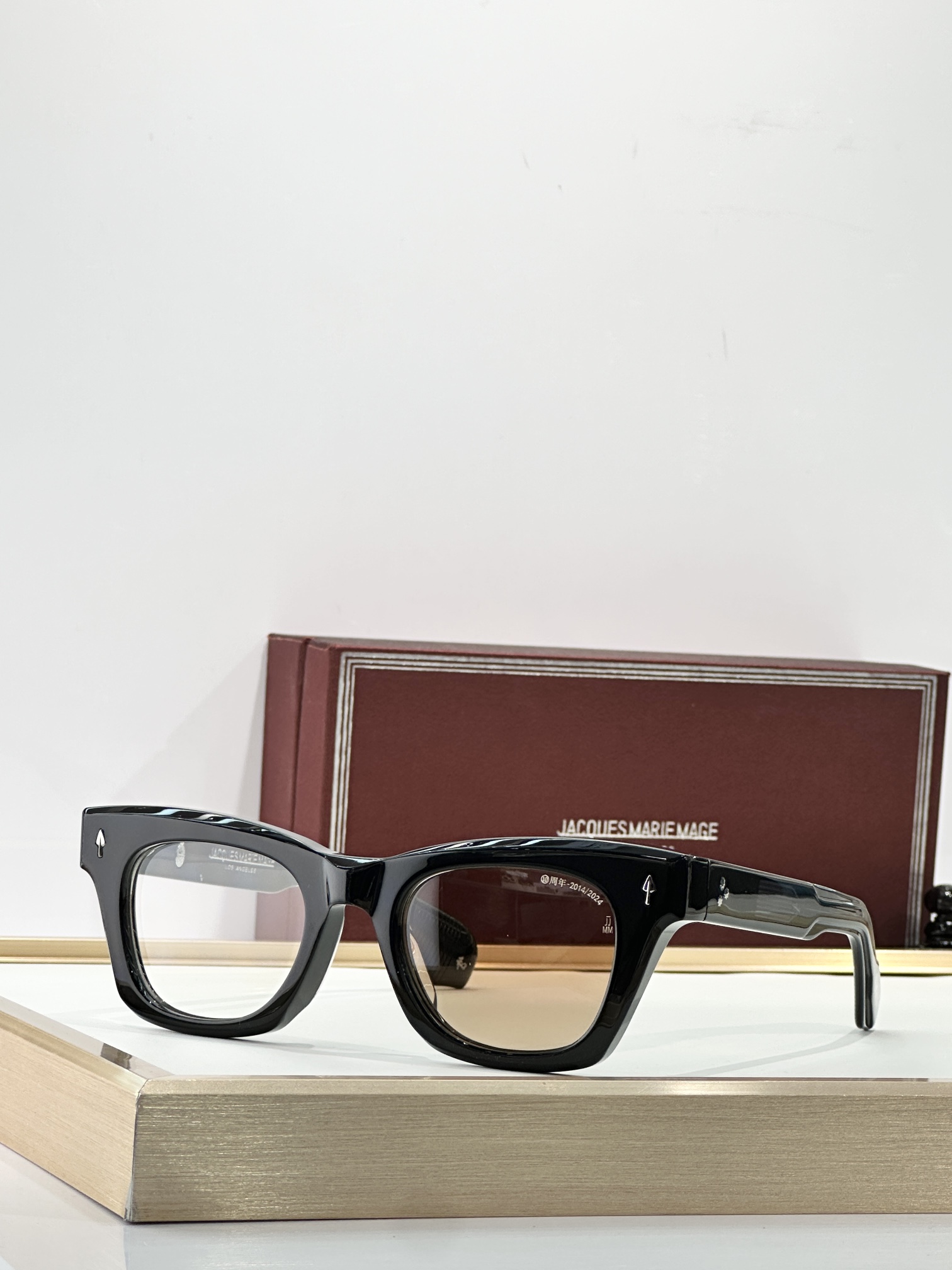 Jacques Marie MageMODEL：DEALANSIZE:49口22-146 变色：