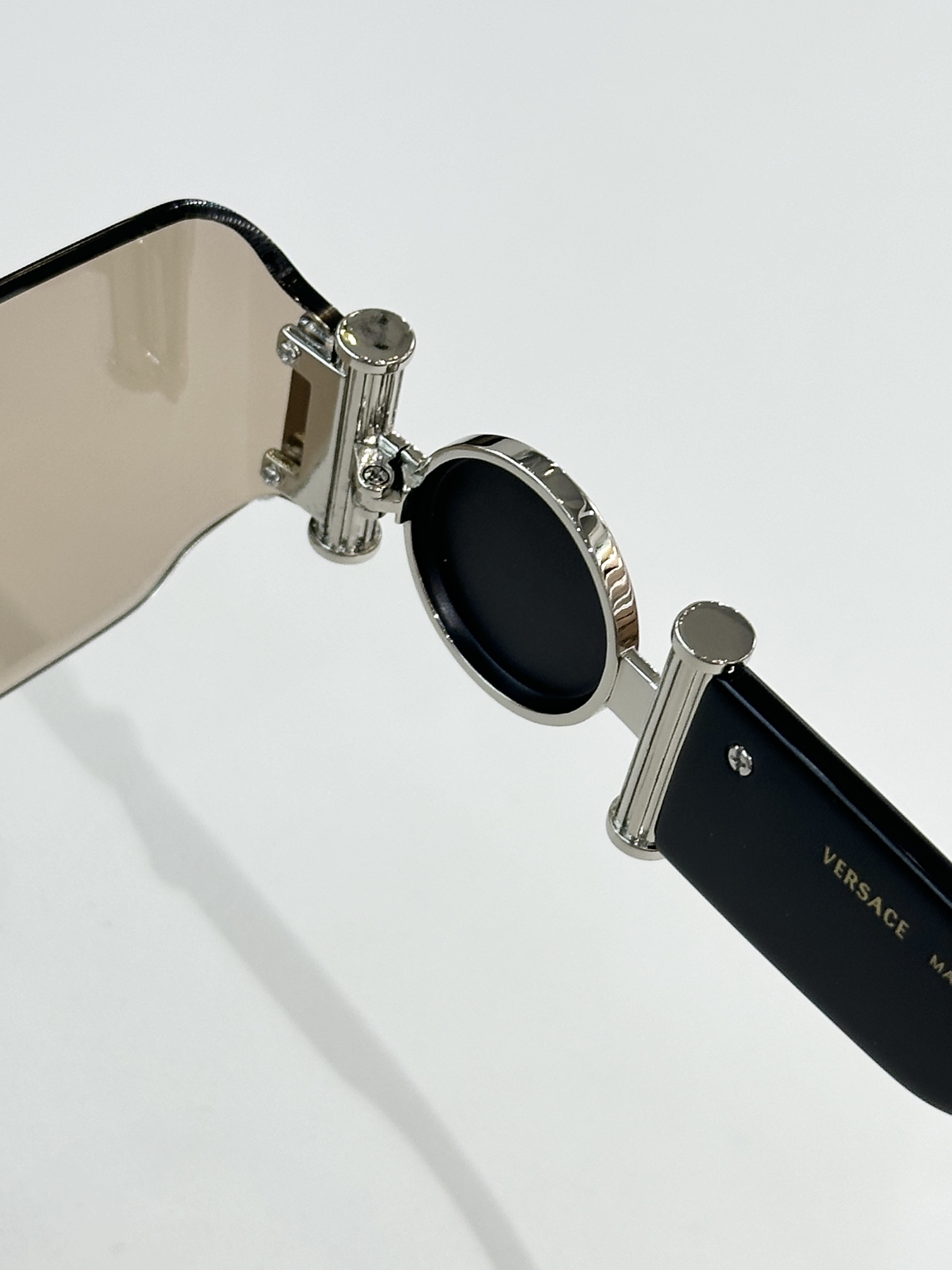 VERSAC*MOD：VE6773Size：63口17-138