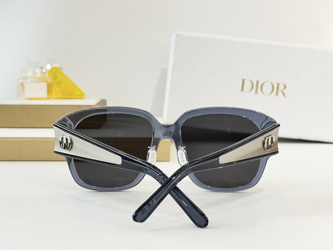 DIORMODEL：DiorGlow S2FSIZE：56口16-140