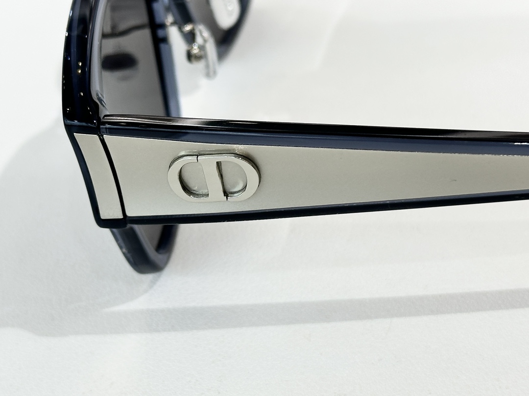 DIORMODEL：DiorGlow S2FSIZE：56口16-140